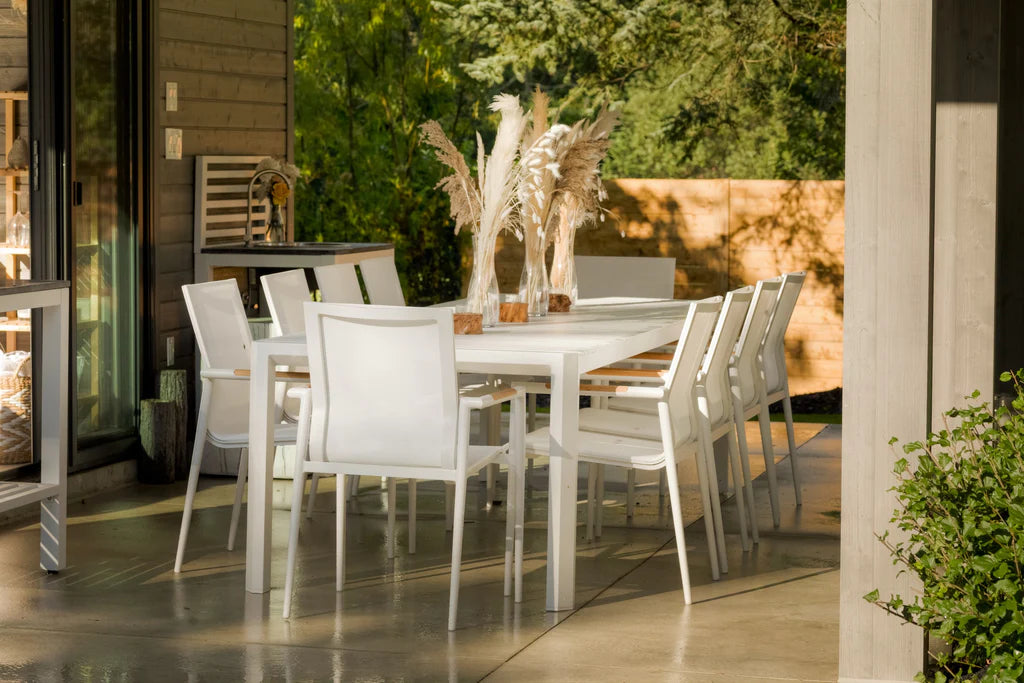 6 Outdoor Furniture Styles for Spring-Summer Entertaining