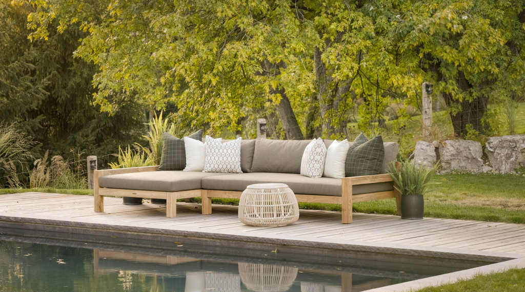 Outdoor Living: 2 Furniture Looks We Love in 2023